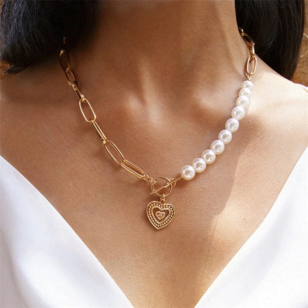 Elara – Heartlock Pearl Chain